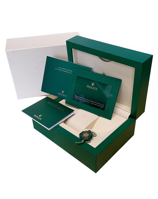 Rolex Oyster Perpetual 126000 Image 4